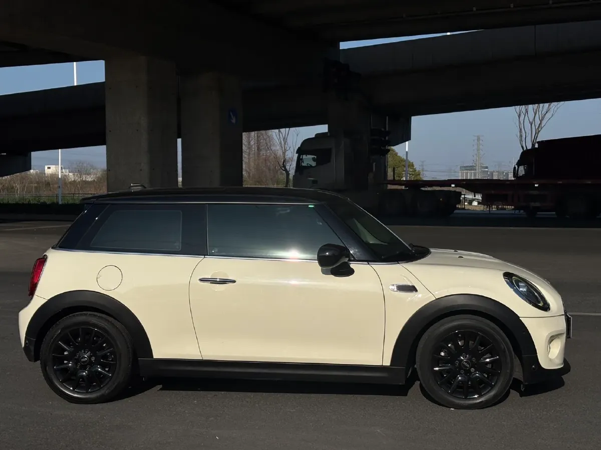 2019 MINI MINI 1.5T 136HP L3 7DCT,autocango,china used car exporter,china ev exporter,chinese used car exporter,chinese used ev exporter