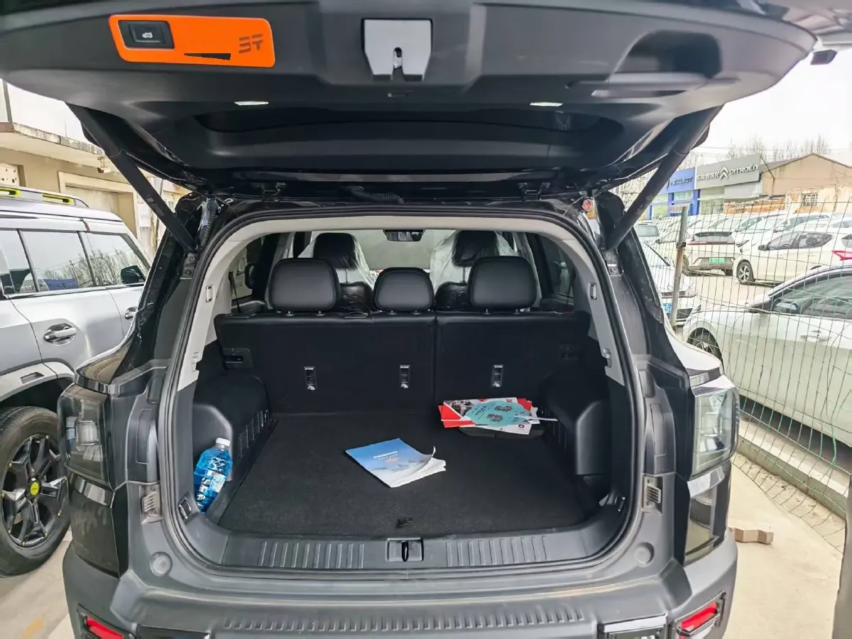 2025 Jetour Traveller 2.0T 254HP L4 7DCT,autocango,china used car exporter,china ev exporter,chinese used car exporter,chinese used ev exporter