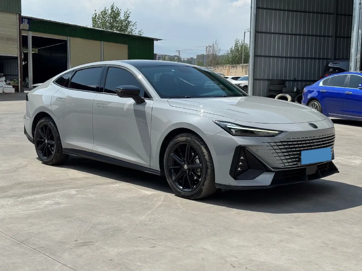 2022 ChangAn UNI-V 1.5T 188HP L4 7DCT,autocango,china used car exporter,china ev exporter,chinese used car exporter,chinese used ev exporter