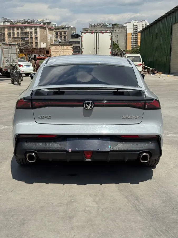 2022 ChangAn UNI-V 1.5T 188HP L4 7DCT,autocango,china used car exporter,china ev exporter,chinese used car exporter,chinese used ev exporter