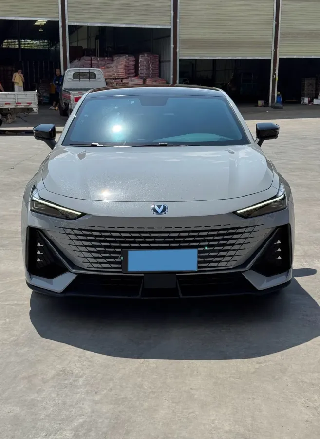 2022 ChangAn UNI-V 1.5T 188HP L4 7DCT,autocango,china used car exporter,china ev exporter,chinese used car exporter,chinese used ev exporter