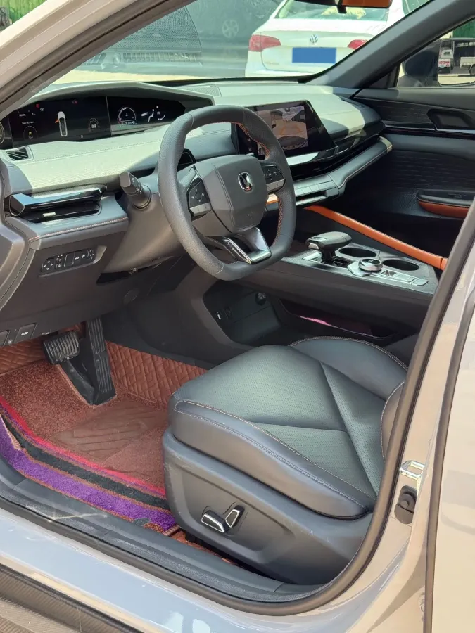 2022 ChangAn UNI-V 1.5T 188HP L4 7DCT,autocango,china used car exporter,china ev exporter,chinese used car exporter,chinese used ev exporter