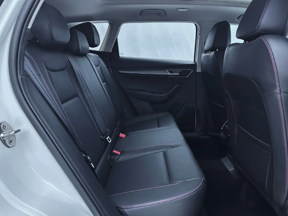 2024 Skoda Karoq 1.4T 150HP L4 7DCT,autocango,china used car exporter,china ev exporter,chinese used car exporter,chinese used ev exporter