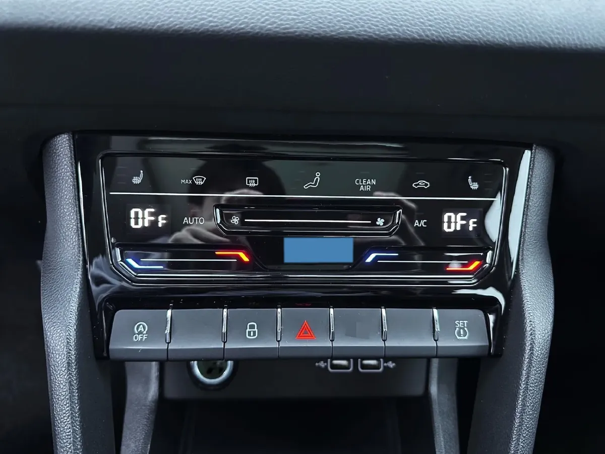 2024 Skoda Karoq 1.4T 150HP L4 7DCT,autocango,china used car exporter,china ev exporter,chinese used car exporter,chinese used ev exporter