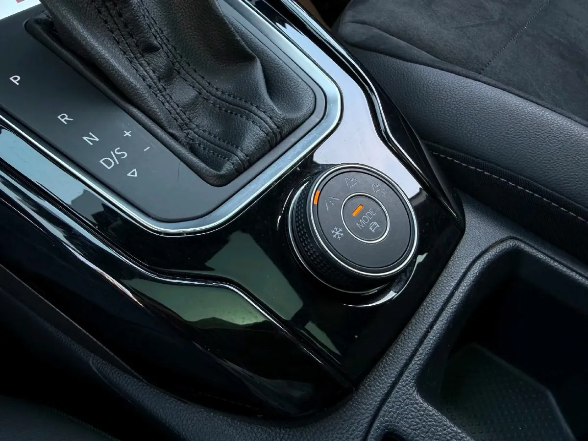 2018 Ford Kuga 1.5T 181HP L4 6AT,autocango,china used car exporter,china ev exporter,chinese used car exporter,chinese used ev exporter