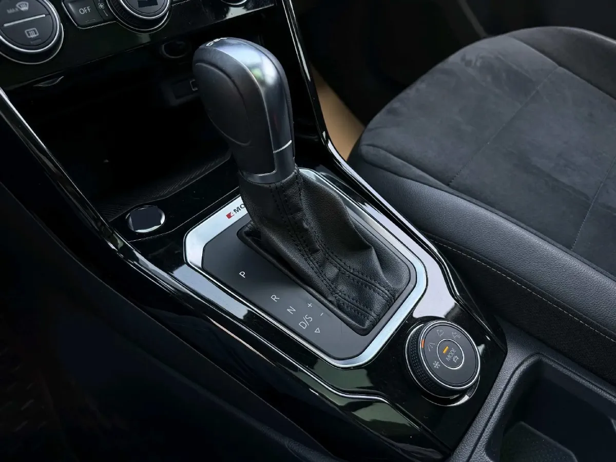 2018 Ford Kuga 1.5T 181HP L4 6AT,autocango,china used car exporter,china ev exporter,chinese used car exporter,chinese used ev exporter