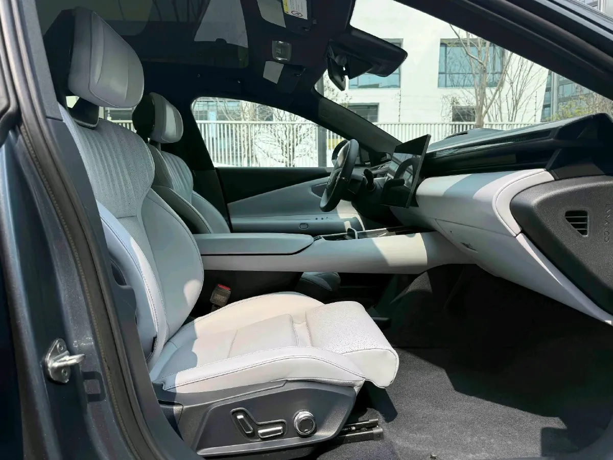 2024 Luxeed S7 BEV 100KWH,autocango,china used car exporter,china ev exporter,chinese used car exporter,chinese used ev exporter