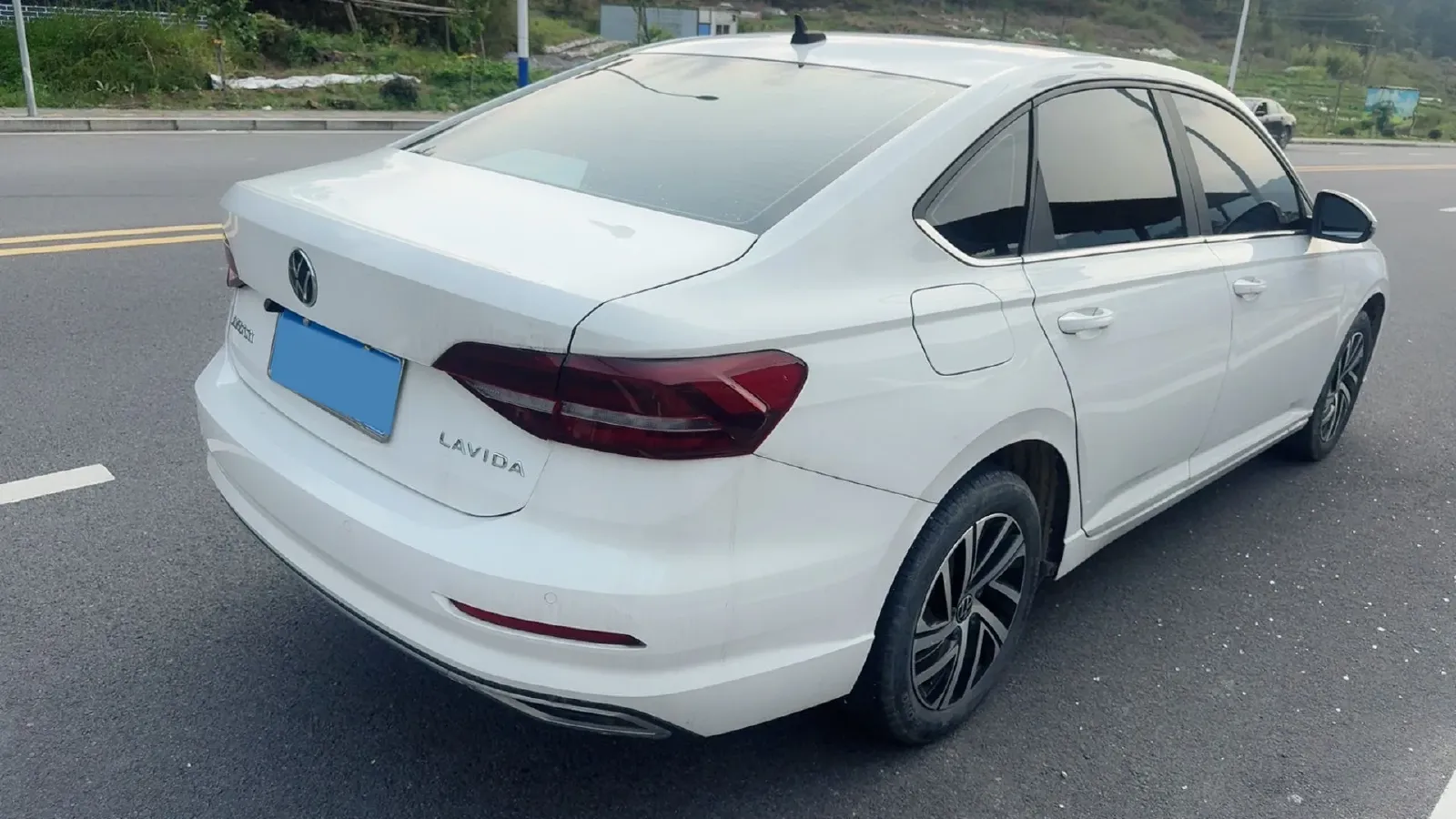 2022 Bestune B70 2.0T 224HP L4 6AT,autocango,china used car exporter,china ev exporter,chinese used car exporter,chinese used ev exporter