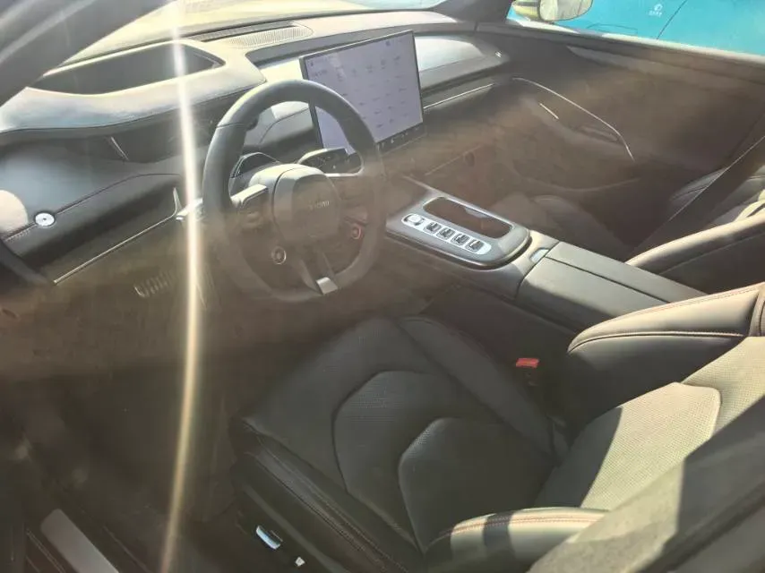 2024 MI SU7 BEV 101KWH,autocango,china used car exporter,china ev exporter,chinese used car exporter,chinese used ev exporter