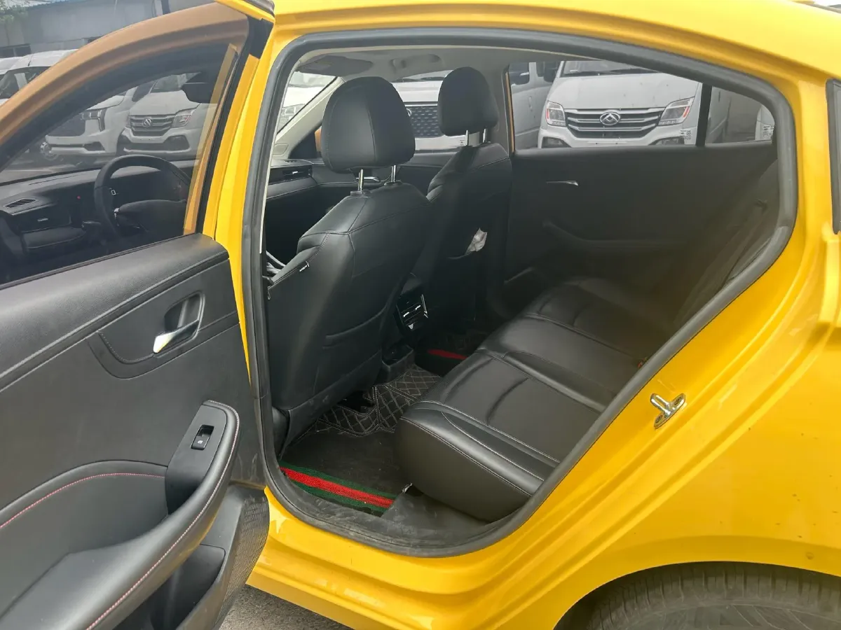 2023 Roewe i5 1.5L 129HP L4 CVT,autocango,china used car exporter,china ev exporter,chinese used car exporter,chinese used ev exporter