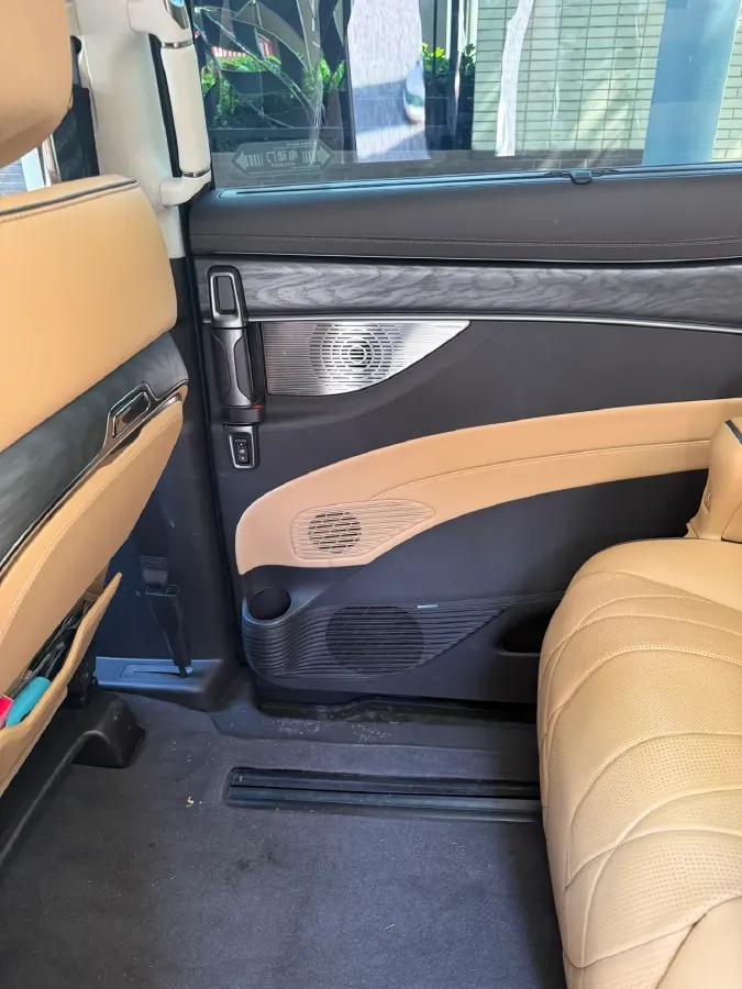 2024 Denza D9 1.5T 139HP L4 E-CVT PHEV 40KWH,autocango,china used car exporter,china ev exporter,chinese used car exporter,chinese used ev exporter