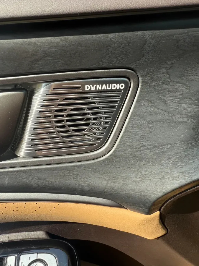 2024 Denza D9 1.5T 139HP L4 E-CVT PHEV 40KWH,autocango,china used car exporter,china ev exporter,chinese used car exporter,chinese used ev exporter