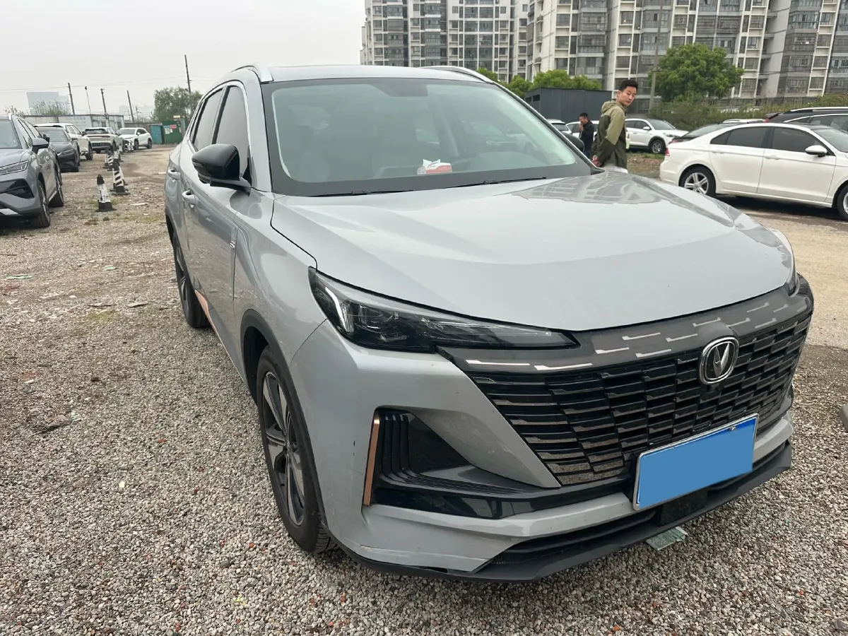 2022 ChangAn UNI-V 1.5T 188HP L4 7DCT,autocango,china used car exporter,china ev exporter,chinese used car exporter,chinese used ev exporter