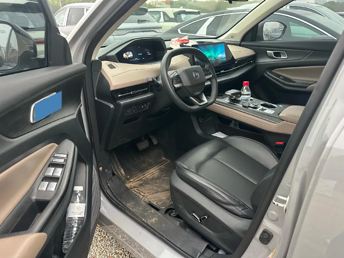 2022 ChangAn UNI-V 1.5T 188HP L4 7DCT,autocango,china used car exporter,china ev exporter,chinese used car exporter,chinese used ev exporter