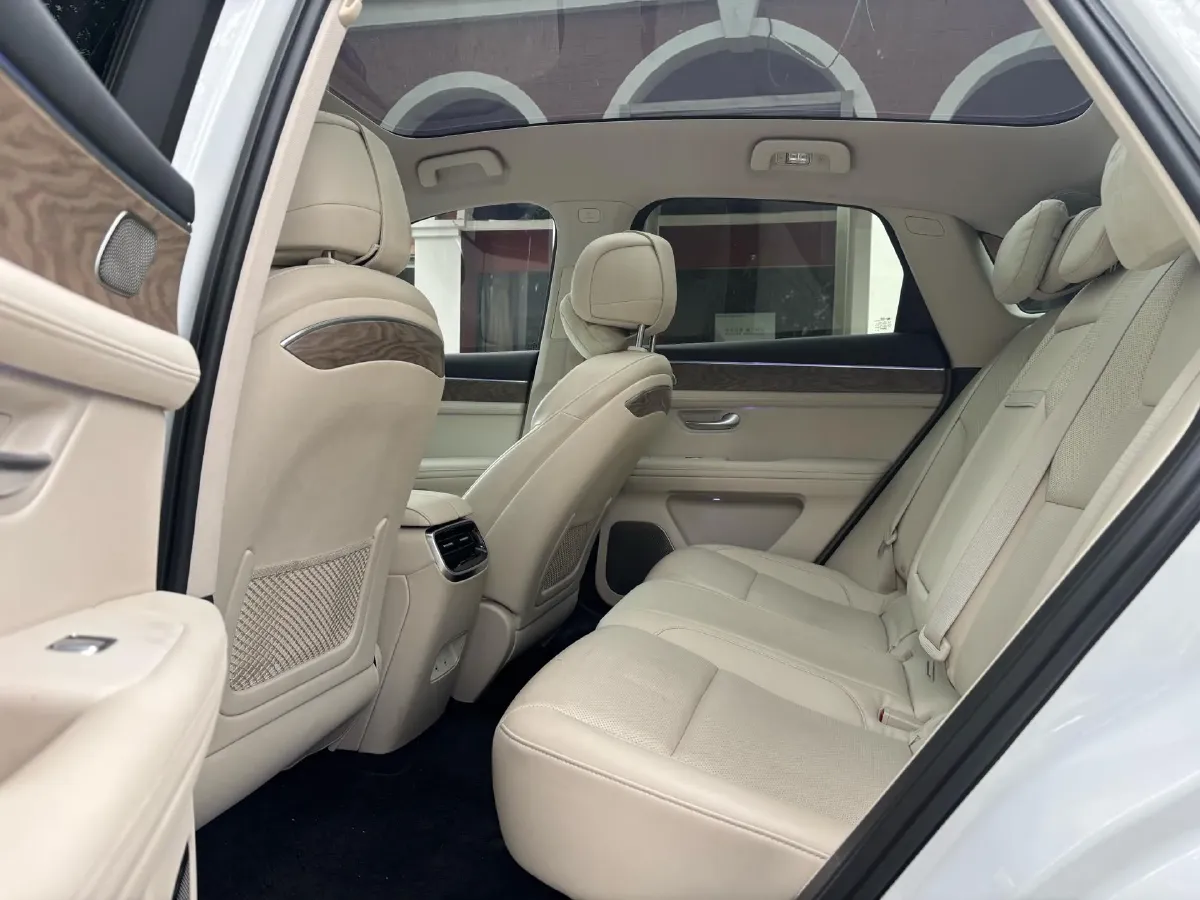 2022 AITO AITO M5 Range Extended 125HP REEV 40KWH,autocango,china used car exporter,china ev exporter,chinese used car exporter,chinese used ev exporter