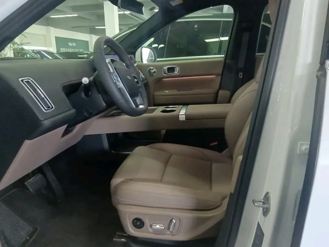 2025 Li L6 Range Extended 154HP L4 REEV,autocango,china used car exporter,china ev exporter,chinese used car exporter,chinese used ev exporter