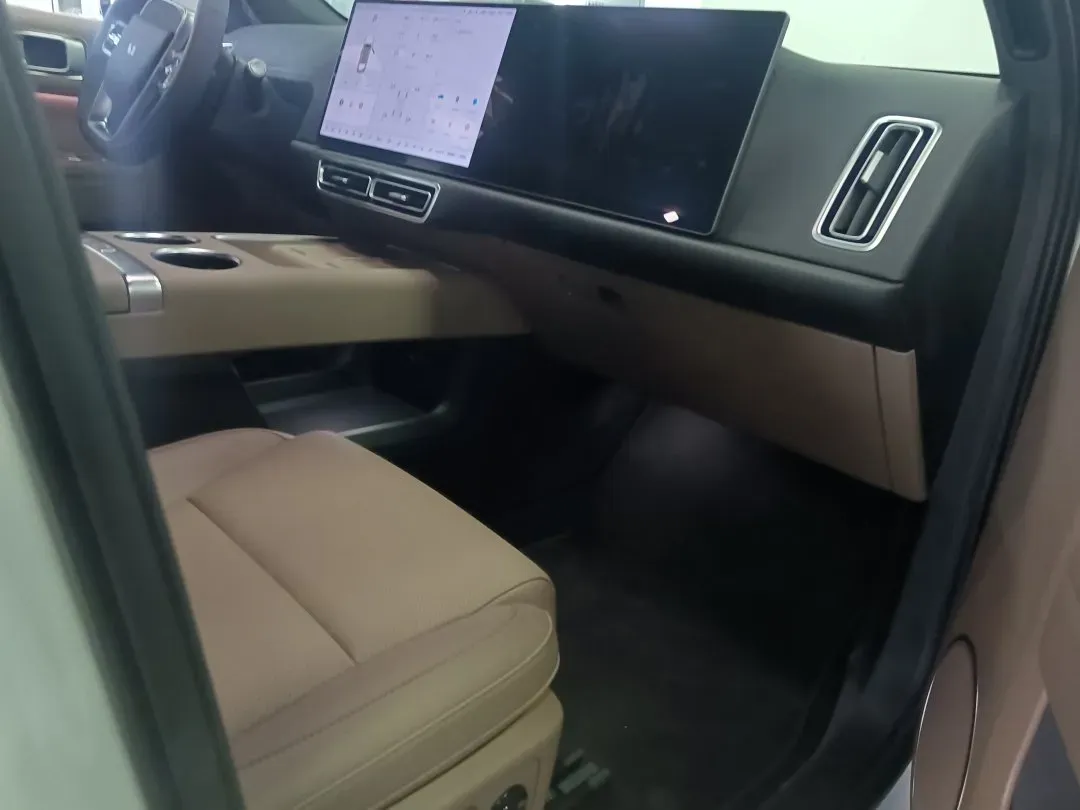 2025 Li L6 Range Extended 154HP L4 REEV,autocango,china used car exporter,china ev exporter,chinese used car exporter,chinese used ev exporter