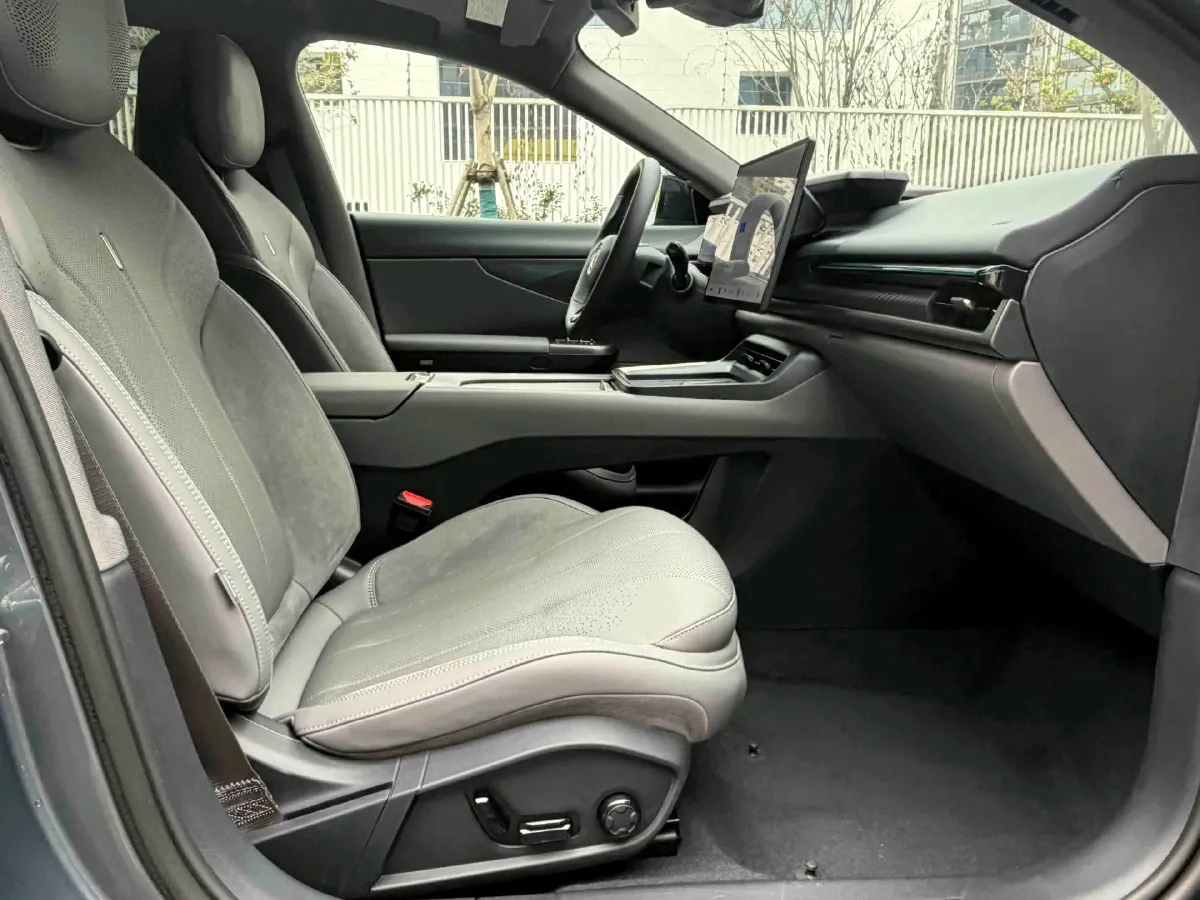 2024 LYNK&CO 01 2.0T 254HP L4 8AT,autocango,china used car exporter,china ev exporter,chinese used car exporter,chinese used ev exporter