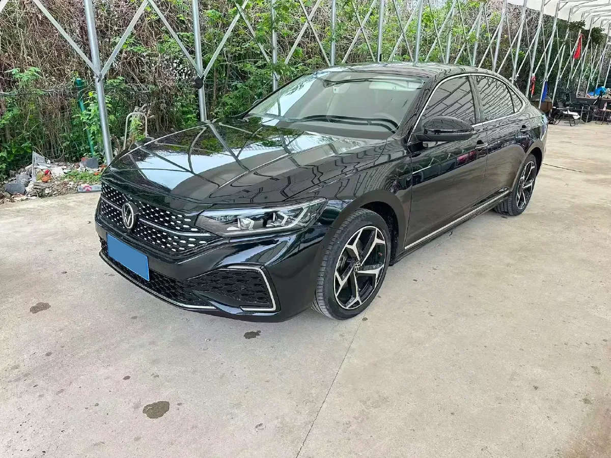 2023 Volkswagen Passat 2.0T 186HP L4 7DCT,autocango,china used car exporter,china ev exporter,chinese used car exporter,chinese used ev exporter