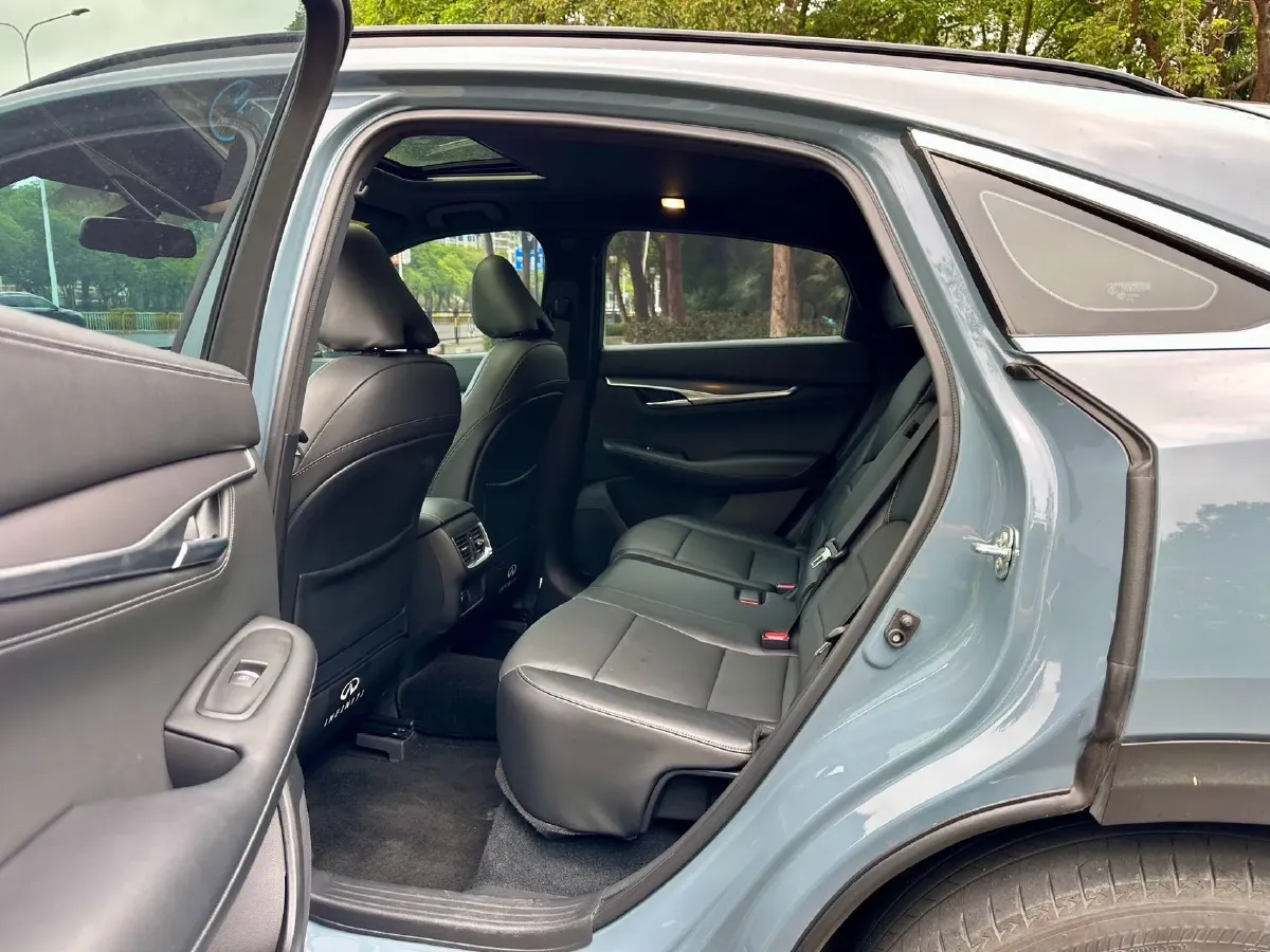 2022 Infiniti QX55 2.0T 261HP L4 CVT,autocango,china used car exporter,china ev exporter,chinese used car exporter,chinese used ev exporter