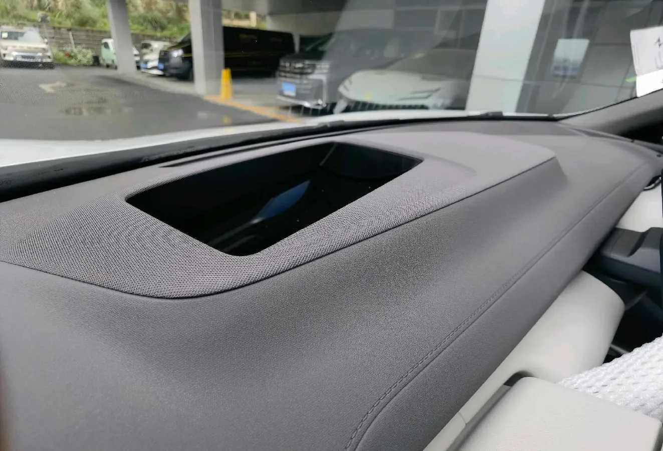 2026 Deepal L07 BEV,autocango,china used car exporter,china ev exporter,chinese used car exporter,chinese used ev exporter