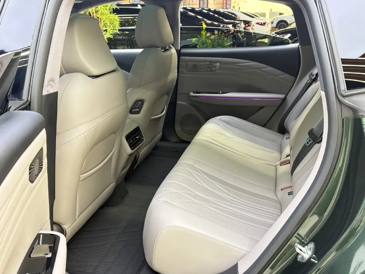 2025 Geely Galaxy Starshine 8 1.5T 163HP L4 3DHT PHEV 27.69KWH,autocango,china used car exporter,china ev exporter,chinese used car exporter,chinese used ev exporter