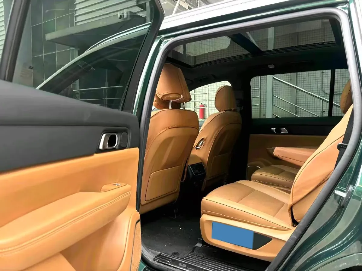 2021 Li ONE Range Extended 131HP REEV 40.5KWH,autocango,china used car exporter,china ev exporter,chinese used car exporter,chinese used ev exporter