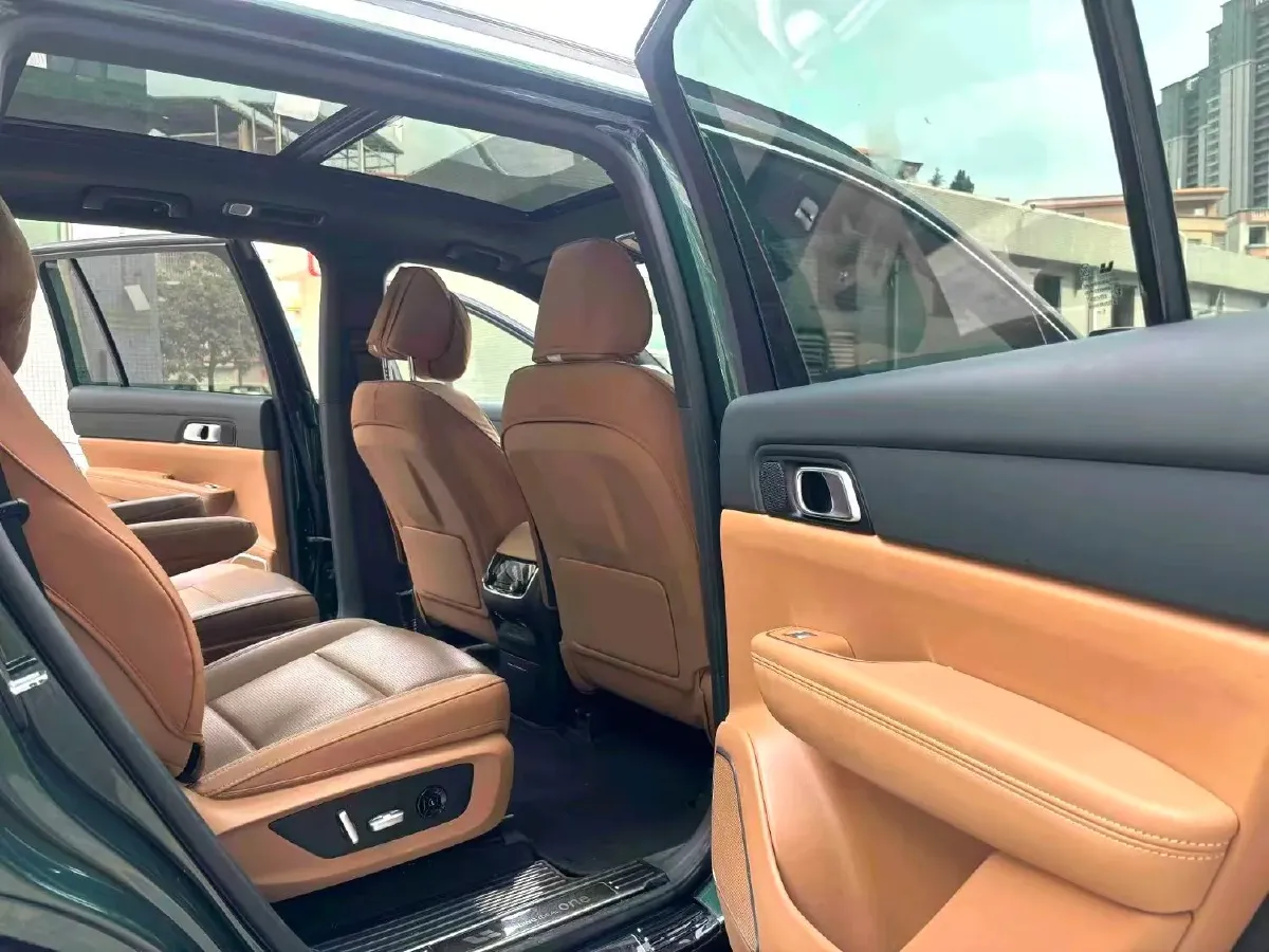 2021 Li ONE Range Extended 131HP REEV 40.5KWH,autocango,china used car exporter,china ev exporter,chinese used car exporter,chinese used ev exporter