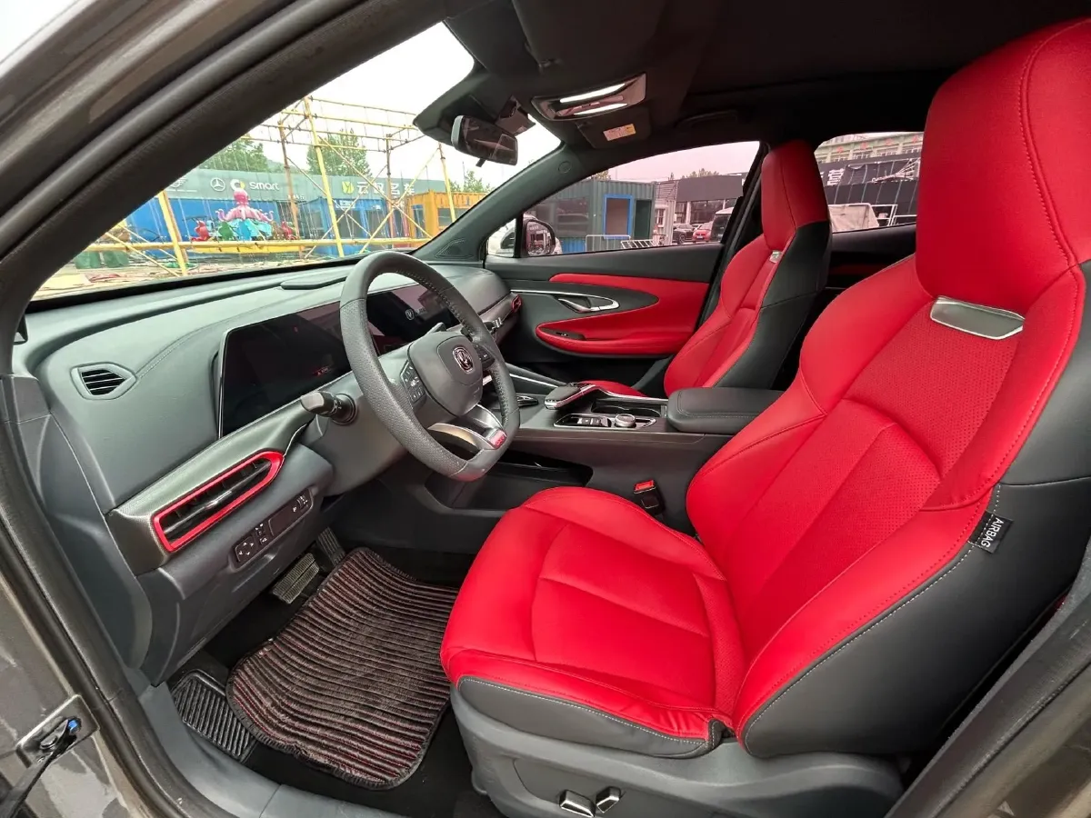 2020 ChangAn UNI-T 1.5T 180HP L4 7DCT,autocango,china used car exporter,china ev exporter,chinese used car exporter,chinese used ev exporter