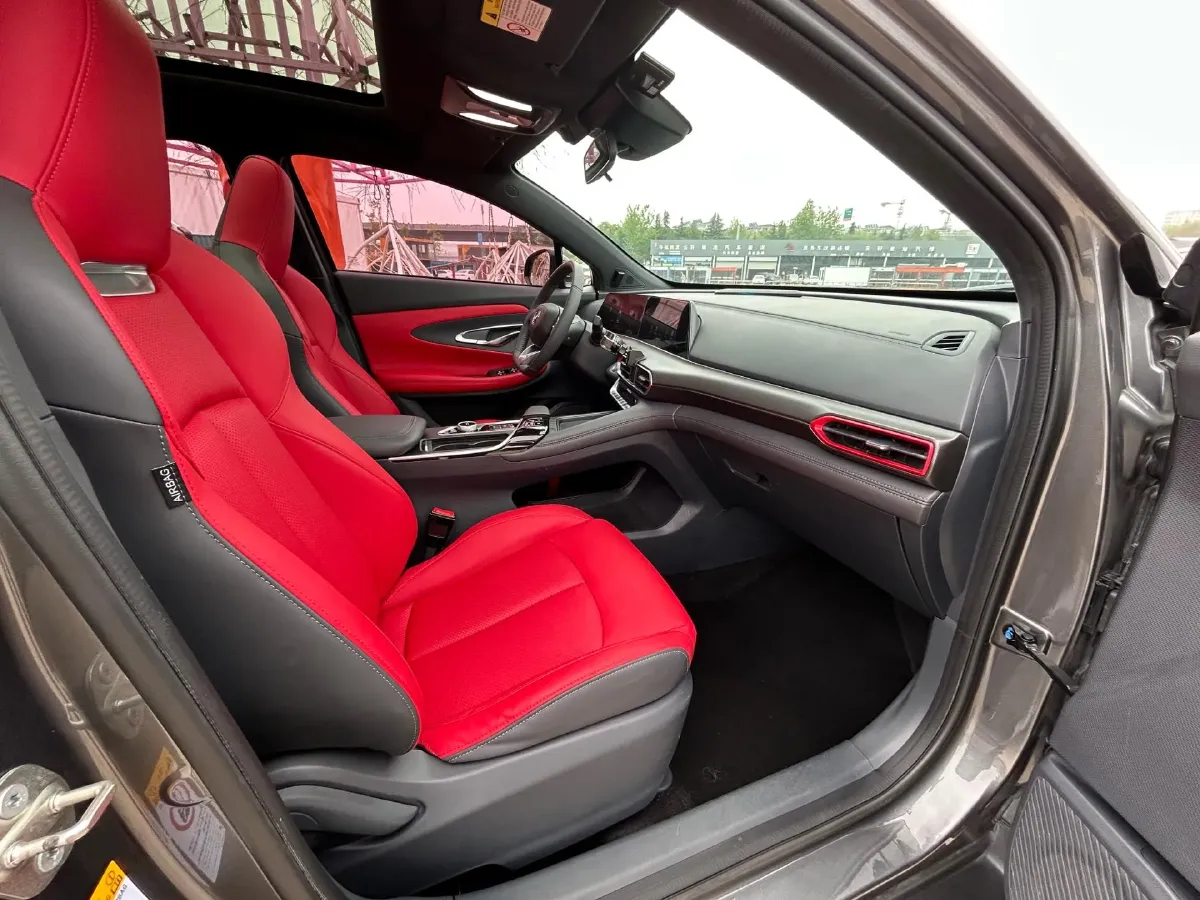 2020 ChangAn UNI-T 1.5T 180HP L4 7DCT,autocango,china used car exporter,china ev exporter,chinese used car exporter,chinese used ev exporter