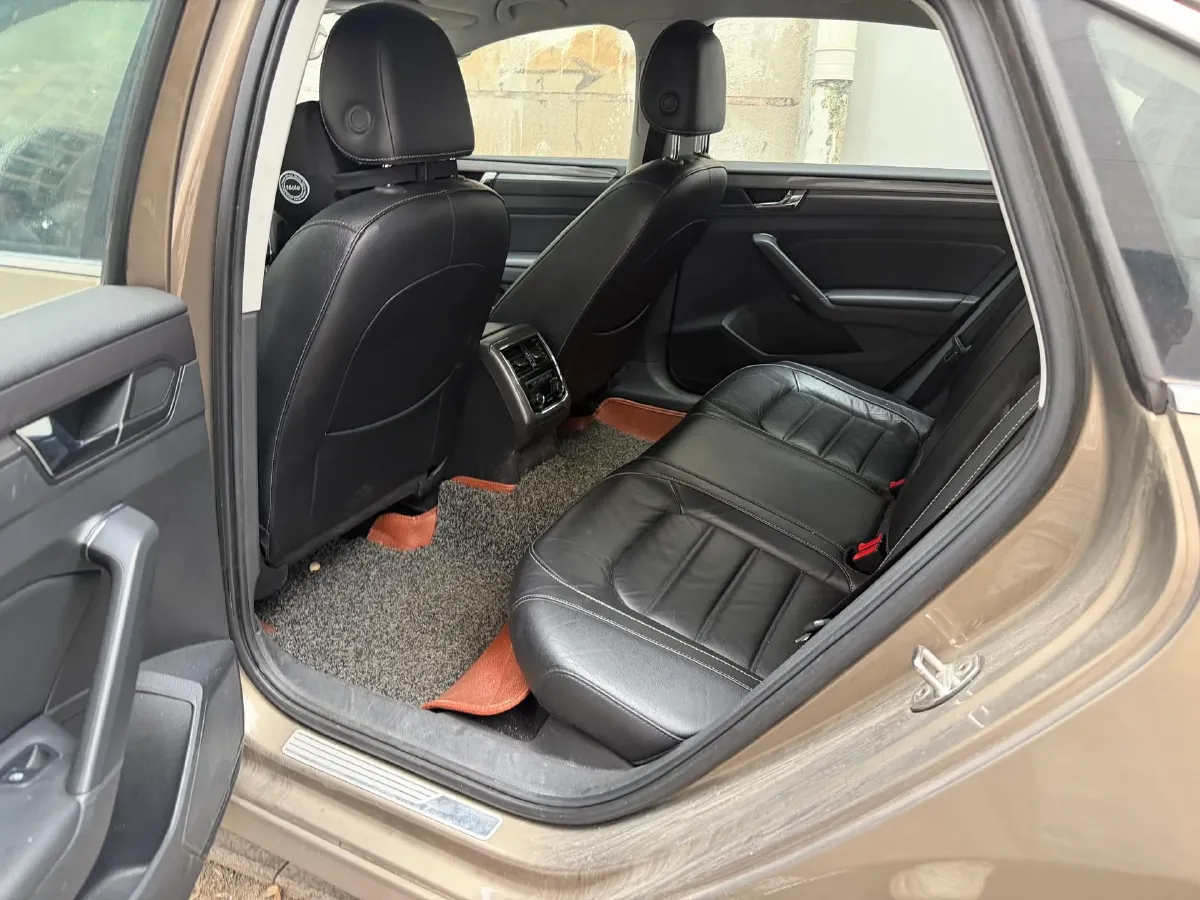 2017 Volkswagen Passat 1.8T 180HP L4 7DCT,autocango,china used car exporter,china ev exporter,chinese used car exporter,chinese used ev exporter