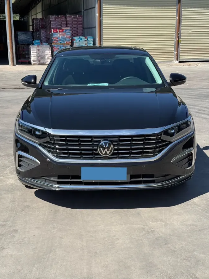 2024 Volkswagen Passat 2.0T 220HP L4 7DCT,autocango,china used car exporter,china ev exporter,chinese used car exporter,chinese used ev exporter