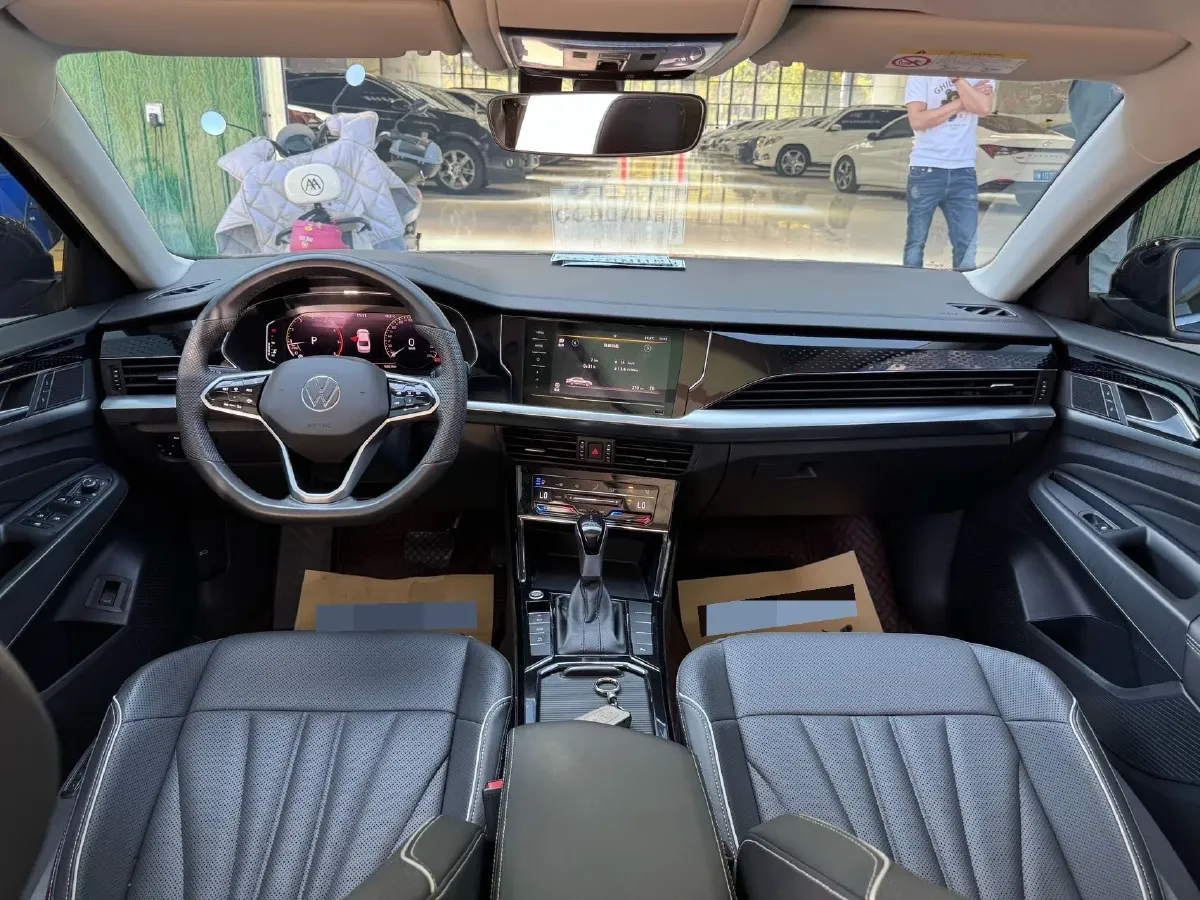 2024 Volkswagen Passat 2.0T 220HP L4 7DCT,autocango,china used car exporter,china ev exporter,chinese used car exporter,chinese used ev exporter