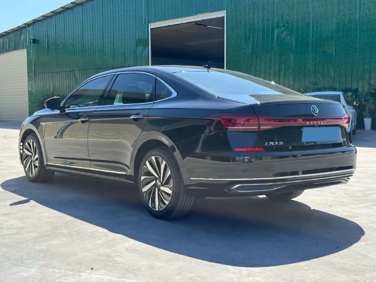 2024 Volkswagen Passat 2.0T 220HP L4 7DCT,autocango,china used car exporter,china ev exporter,chinese used car exporter,chinese used ev exporter