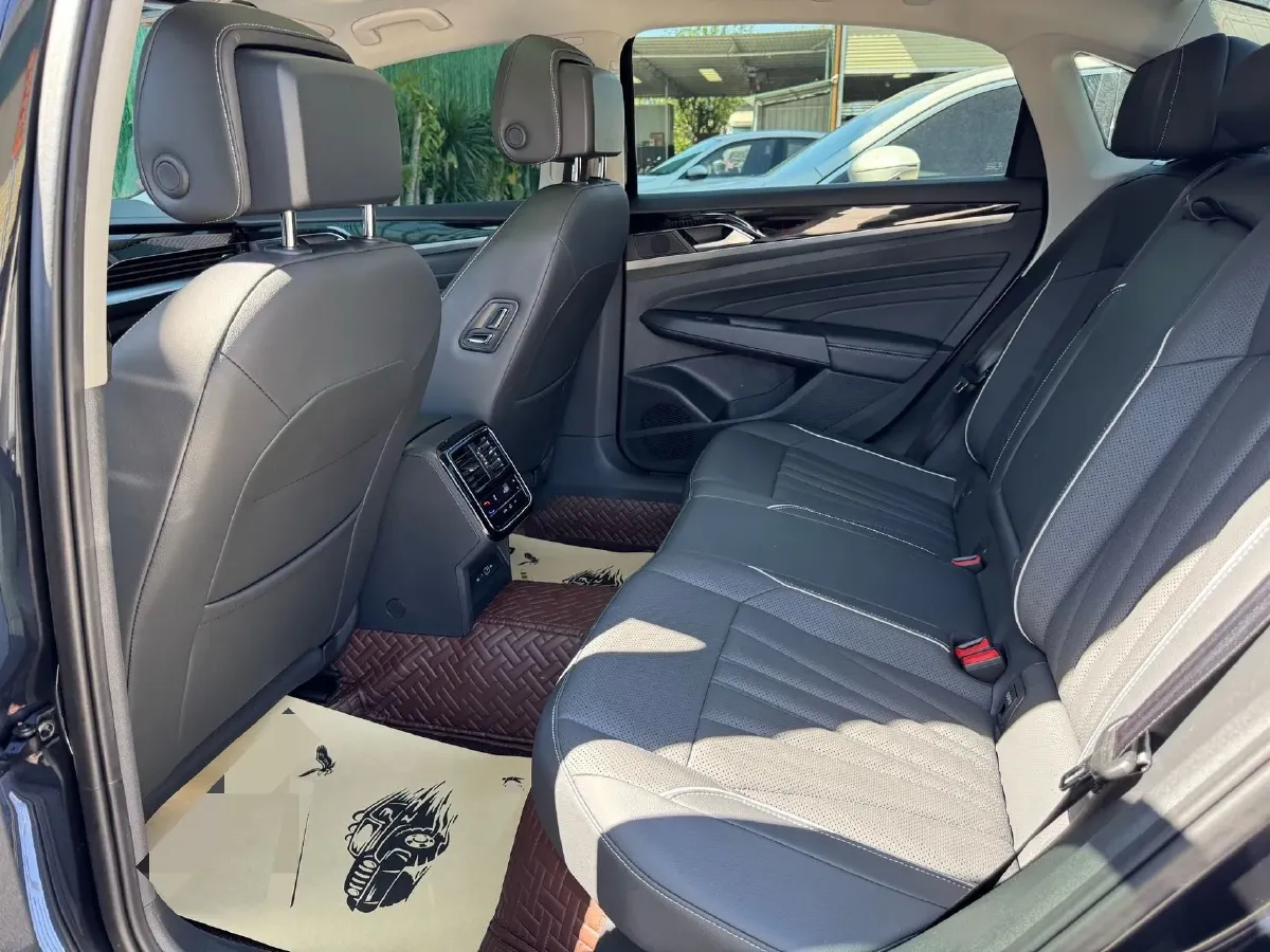 2024 Volkswagen Passat 2.0T 220HP L4 7DCT,autocango,china used car exporter,china ev exporter,chinese used car exporter,chinese used ev exporter