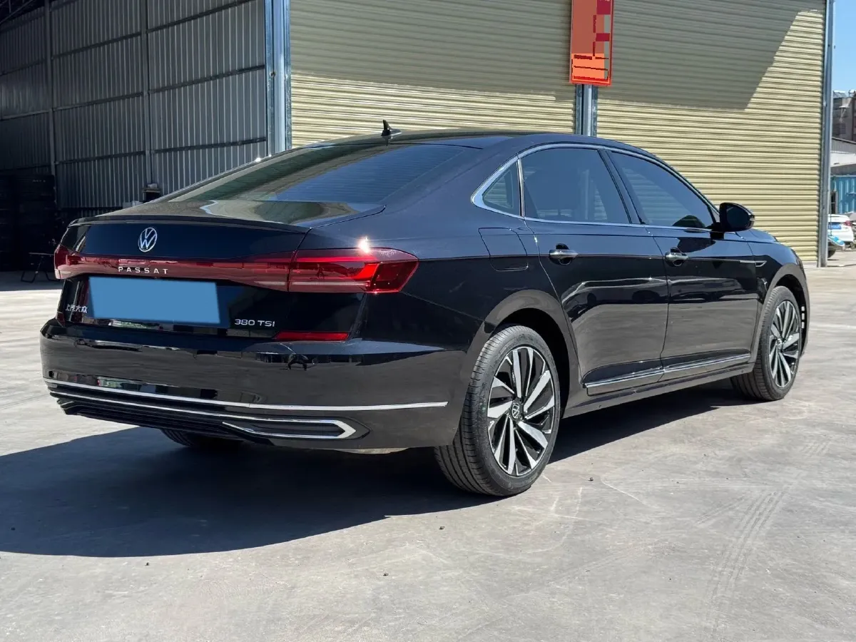 2024 Volkswagen Passat 2.0T 220HP L4 7DCT,autocango,china used car exporter,china ev exporter,chinese used car exporter,chinese used ev exporter