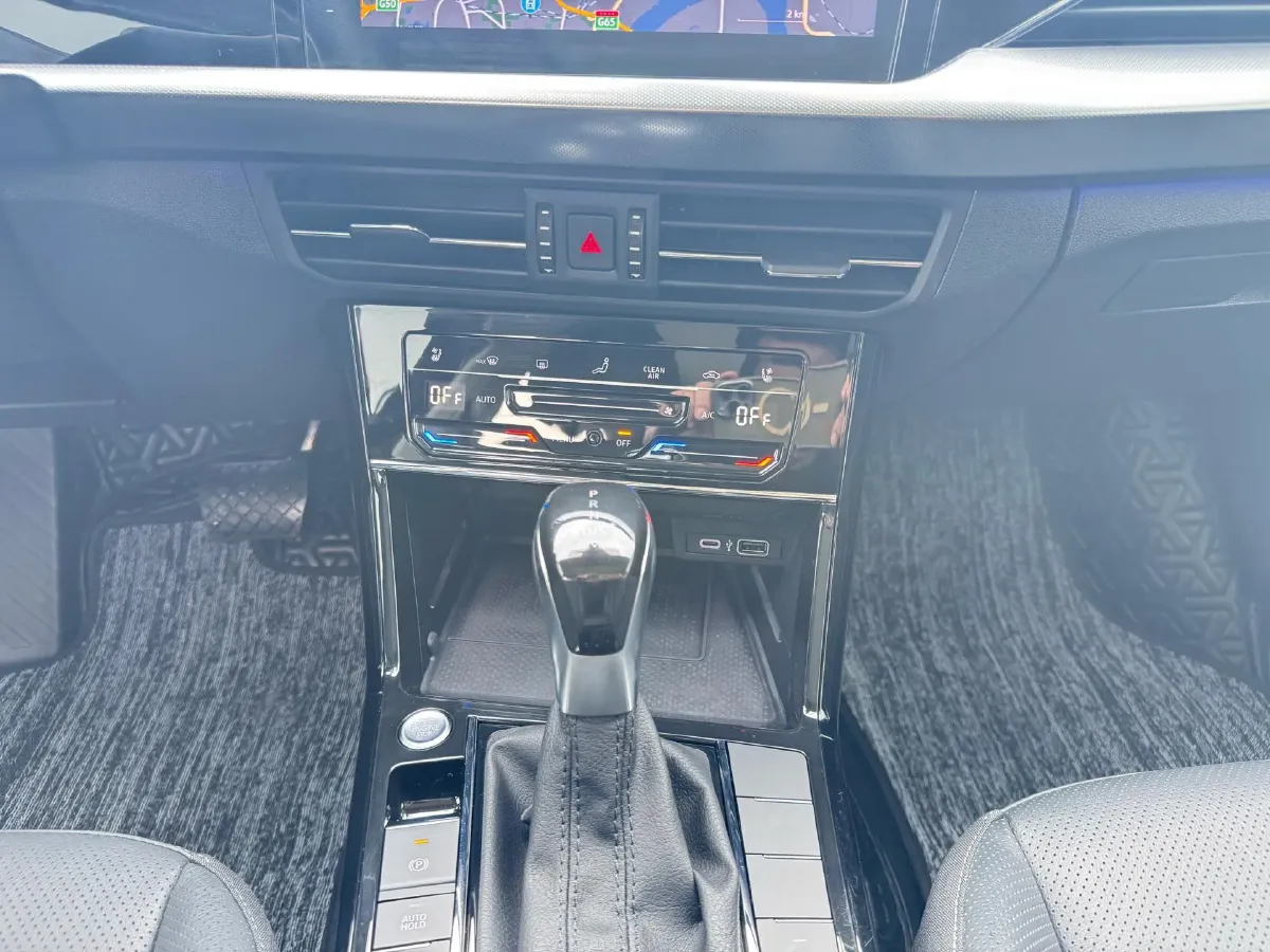 2023 Volkswagen Passat 2.0T 186HP L4 7DCT,autocango,china used car exporter,china ev exporter,chinese used car exporter,chinese used ev exporter