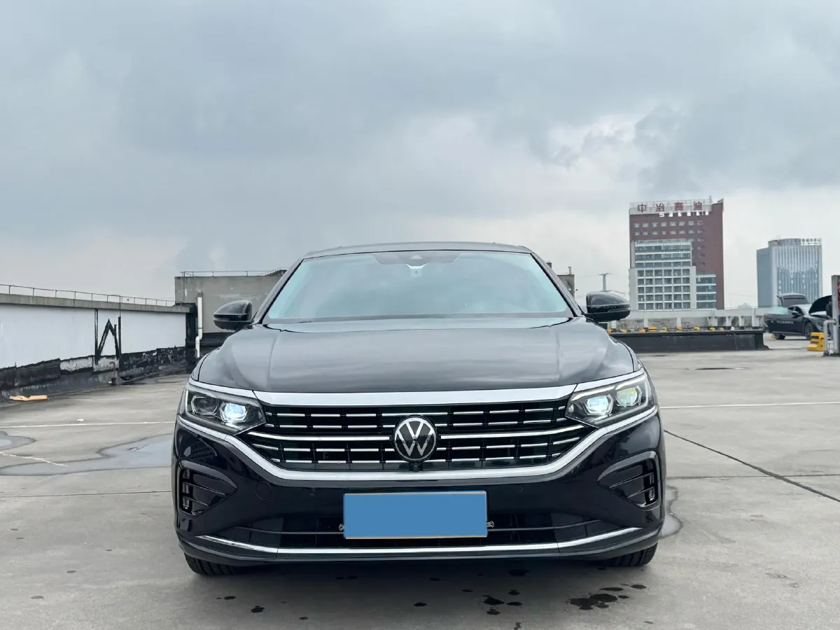 2023 Volkswagen Passat 2.0T 186HP L4 7DCT,autocango,china used car exporter,china ev exporter,chinese used car exporter,chinese used ev exporter