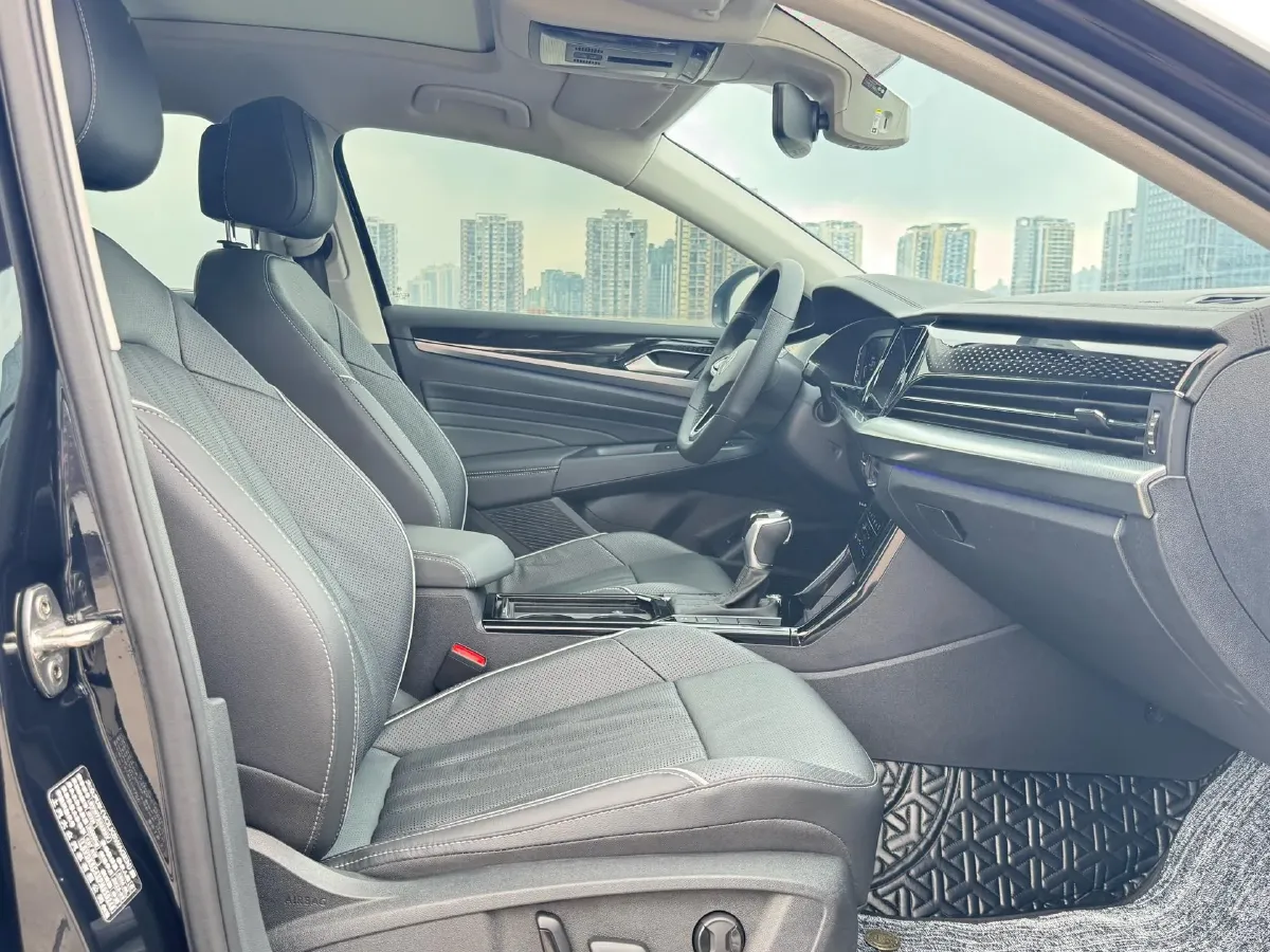 2023 Volkswagen Passat 2.0T 186HP L4 7DCT,autocango,china used car exporter,china ev exporter,chinese used car exporter,chinese used ev exporter