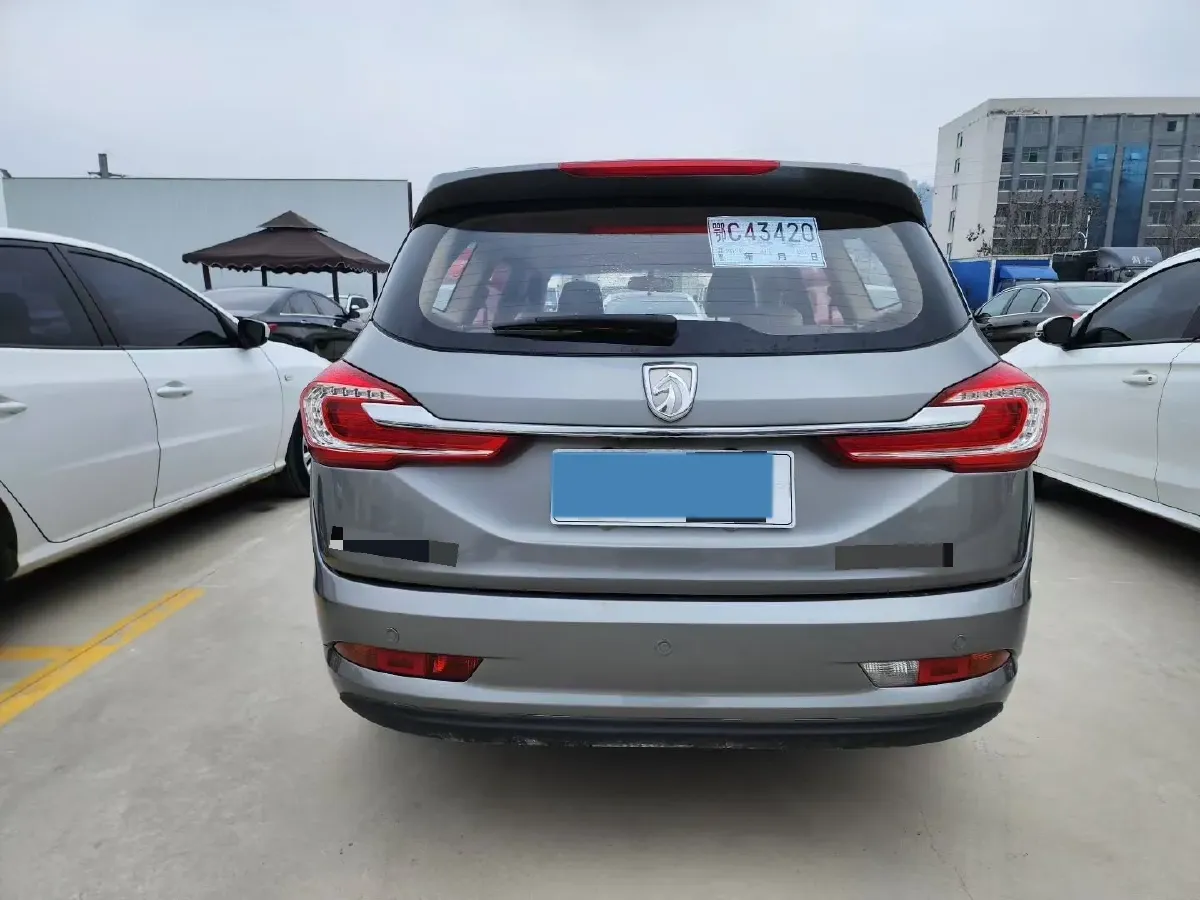 2017 BaoJun 560 1.5T 150HP L4 6MT,autocango,china used car exporter,china ev exporter,chinese used car exporter,chinese used ev exporter