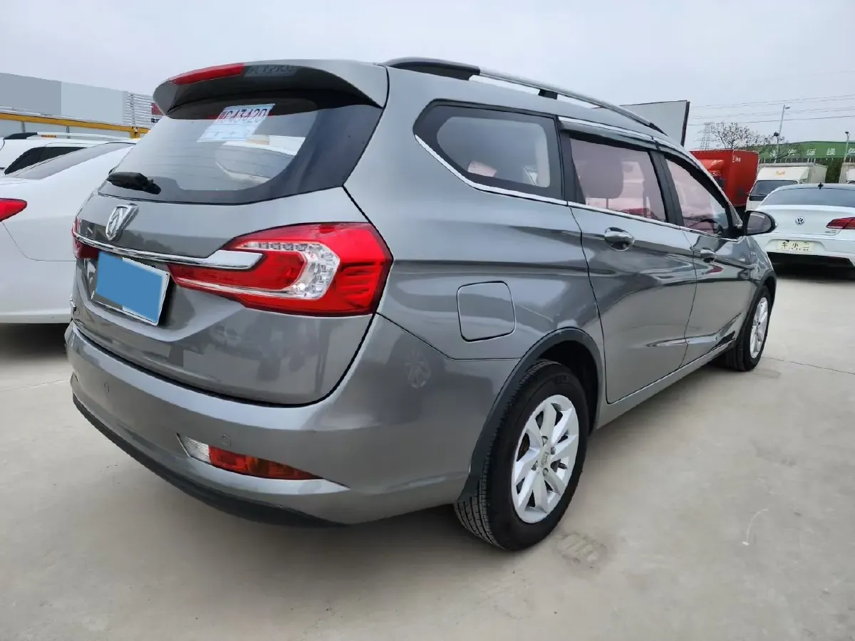 2017 BaoJun 560 1.5T 150HP L4 6MT,autocango,china used car exporter,china ev exporter,chinese used car exporter,chinese used ev exporter