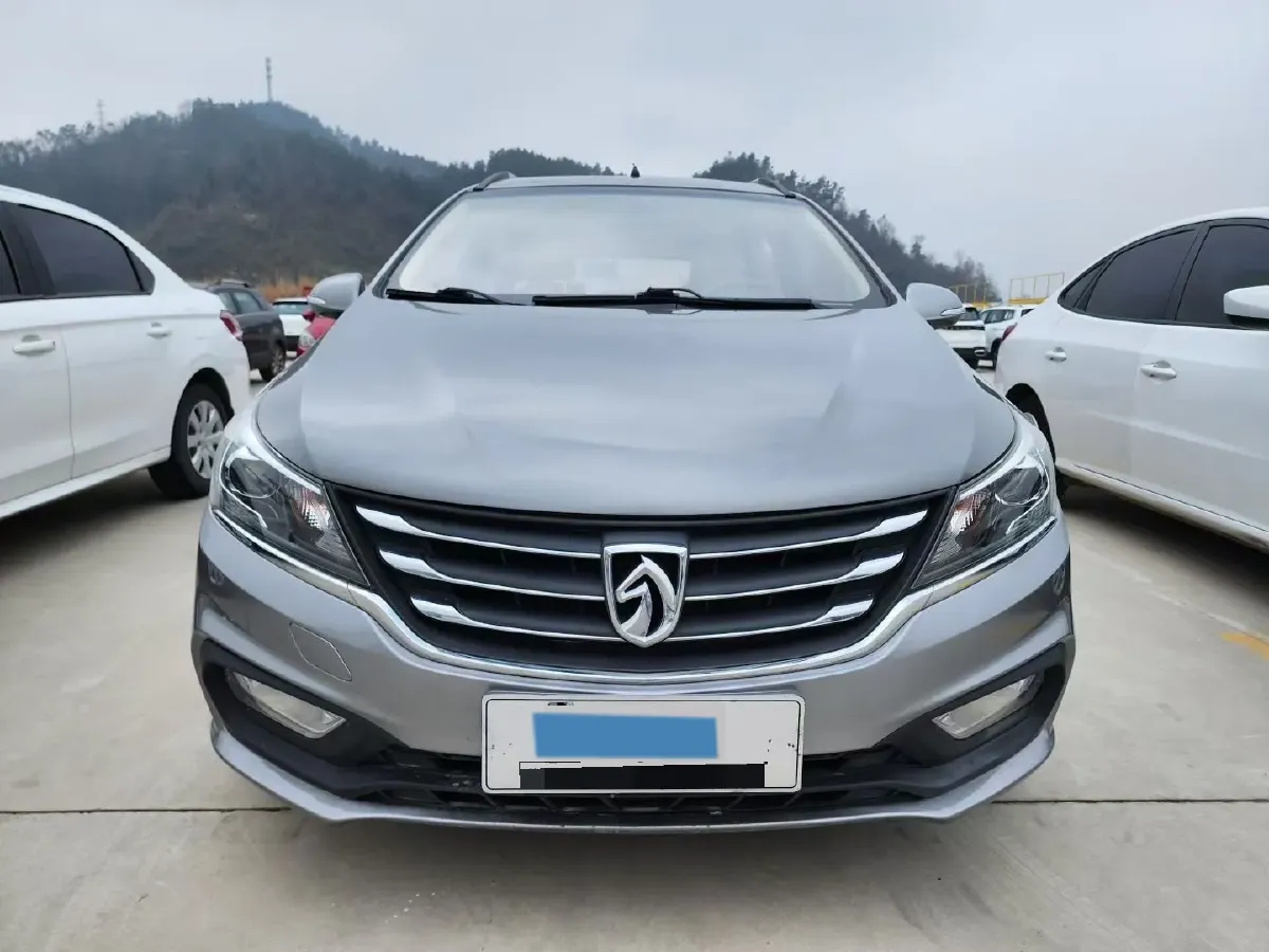 2017 BaoJun 560 1.5T 150HP L4 6MT,autocango,china used car exporter,china ev exporter,chinese used car exporter,chinese used ev exporter