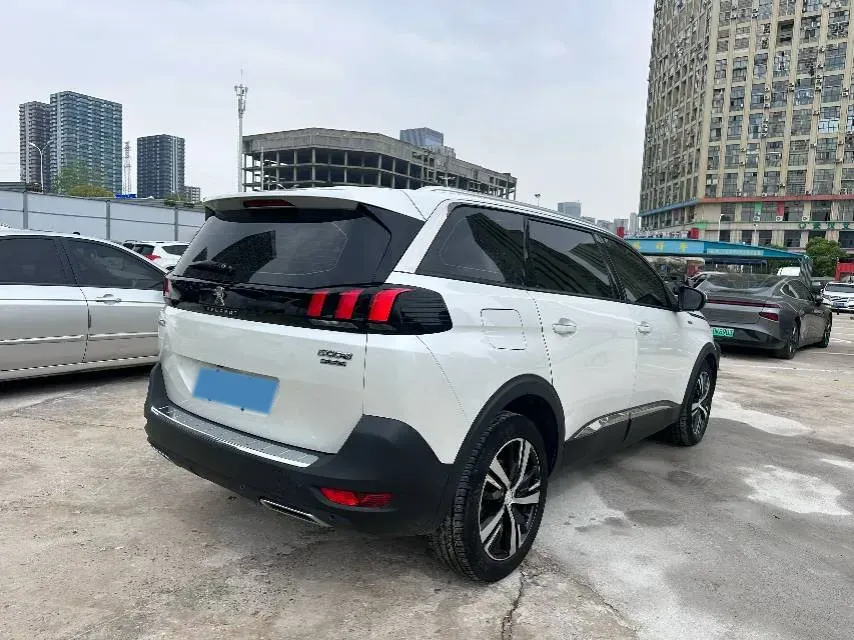2017 Peugeot 5008 1.8T 204HP L4 6AT,autocango,china used car exporter,china ev exporter,chinese used car exporter,chinese used ev exporter
