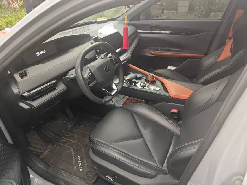 2022 ChangAn UNI-V 1.5T 188HP L4 7DCT,autocango,china used car exporter,china ev exporter,chinese used car exporter,chinese used ev exporter