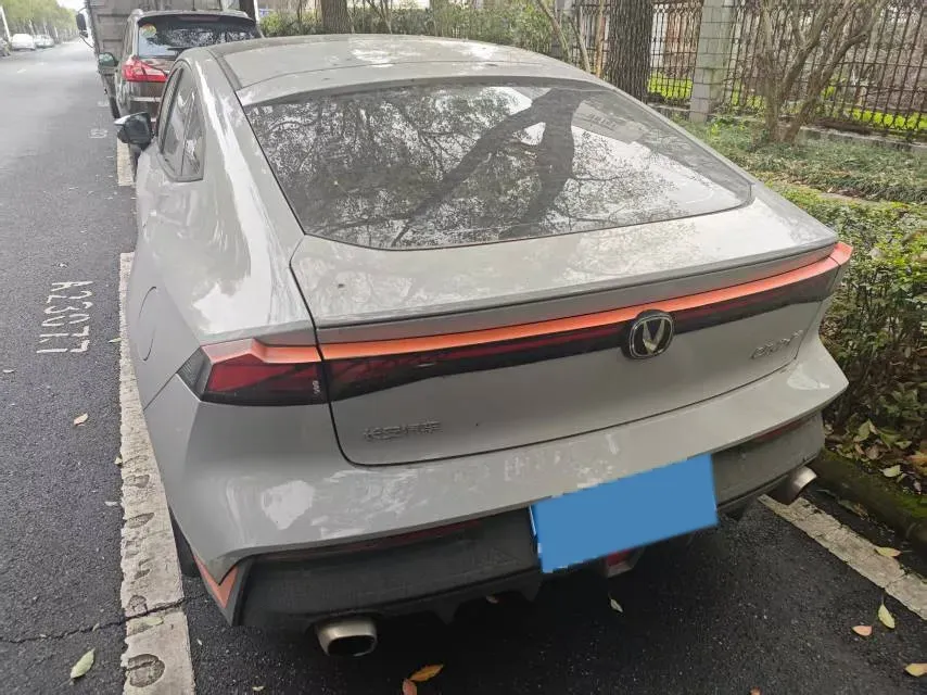 2022 ChangAn UNI-V 1.5T 188HP L4 7DCT,autocango,china used car exporter,china ev exporter,chinese used car exporter,chinese used ev exporter