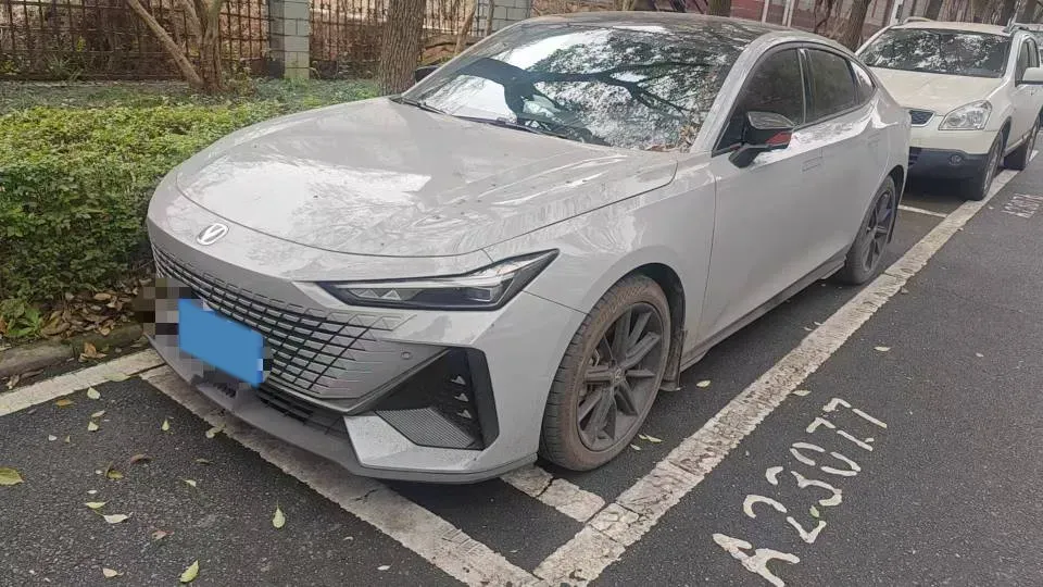 2022 ChangAn UNI-V 1.5T 188HP L4 7DCT,autocango,china used car exporter,china ev exporter,chinese used car exporter,chinese used ev exporter