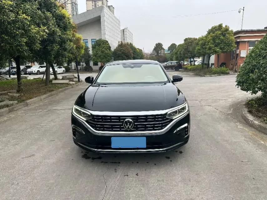 2023 Volkswagen Passat 2.0T 220HP L4 7DCT,autocango,china used car exporter,china ev exporter,chinese used car exporter,chinese used ev exporter