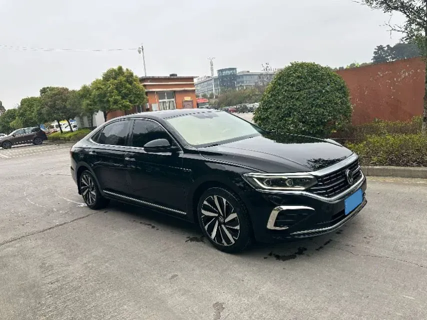 2023 Volkswagen Passat 2.0T 220HP L4 7DCT,autocango,china used car exporter,china ev exporter,chinese used car exporter,chinese used ev exporter