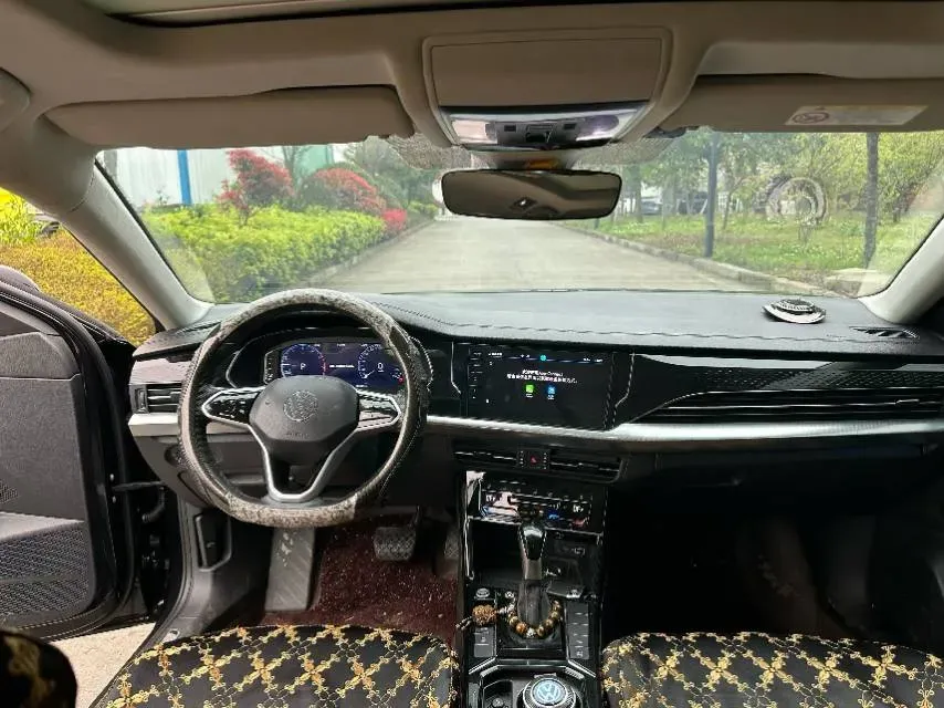 2023 Volkswagen Passat 2.0T 220HP L4 7DCT,autocango,china used car exporter,china ev exporter,chinese used car exporter,chinese used ev exporter