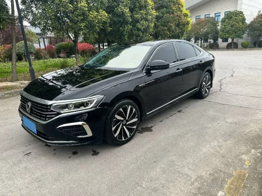 2023 Volkswagen Passat 2.0T 220HP L4 7DCT,autocango,china used car exporter,china ev exporter,chinese used car exporter,chinese used ev exporter